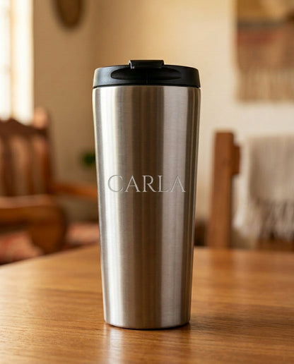 Vaso termico con el nombre CARLA grabado de forma permanente